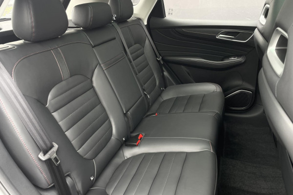 2025 MG HS Plug-in Hybrid Essence SUV Image 13