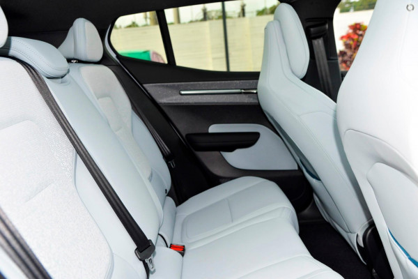 2025 Volvo EX30  Single Motor Extended Range Plus SUV Image 9