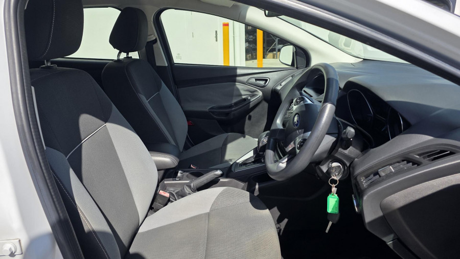2015 MY14 Ford Focus LW MkII Ambiente Hatch Image 29