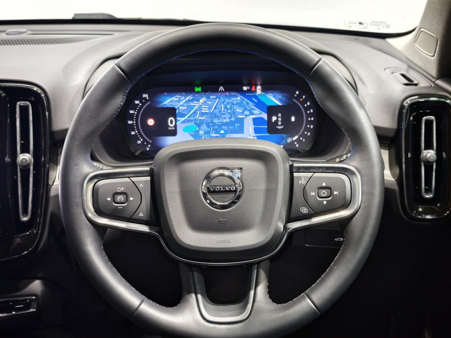 2025 Volvo XC40 XZ Plus B4 SUV Image 12