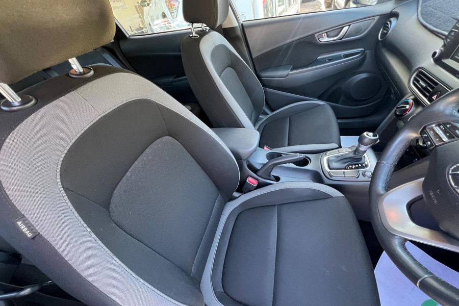 2020 Hyundai KONA OS.3 Active SUV Image 16