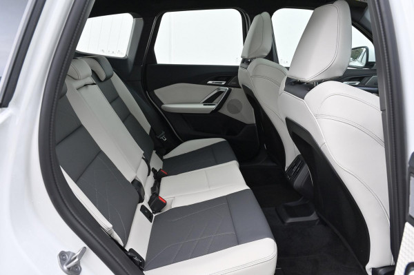 2025 BMW X1 U11 xDrive20i M Sport SUV image 8
