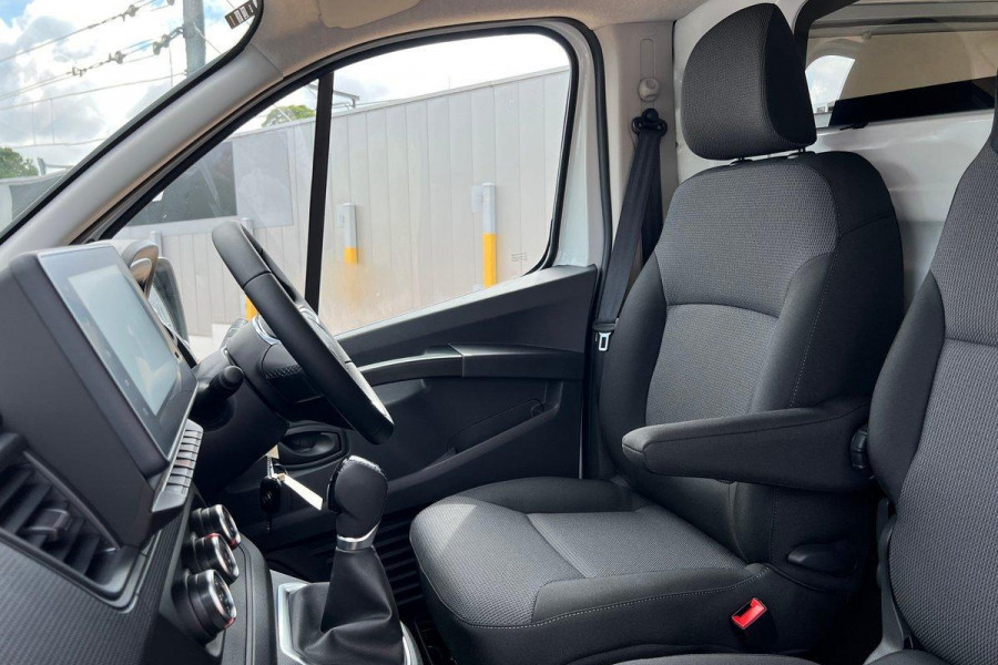 2024 Renault Trafic X82 Pro Van Image 10