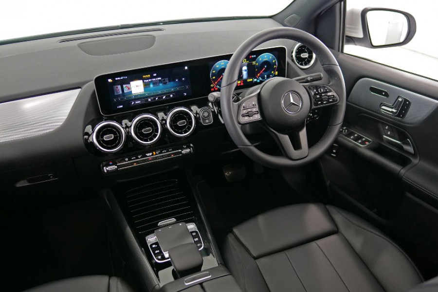 2019 Mercedes-Benz B180 W247 B180 Hatchback Image 5