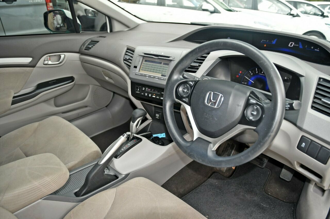 2013 Honda Civic 9th Gen Ser II VTi-L Sedan Image 6