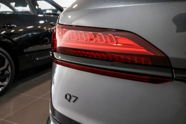 2025 MY26 Audi Q7 4M TDI 210kW S line SUV image 19