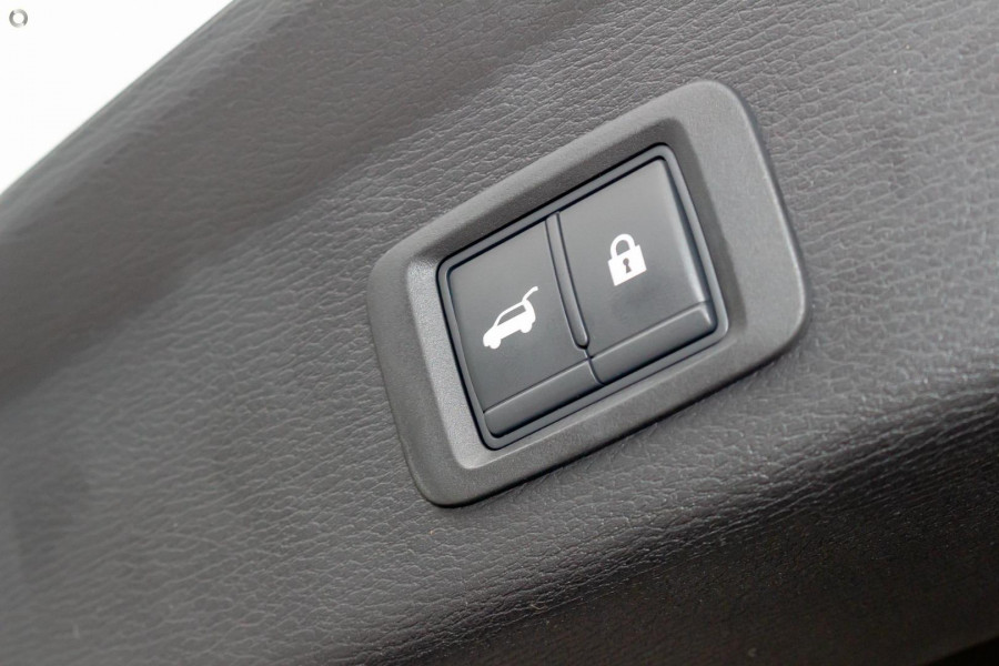 2024 Mitsubishi Outlander ZM LS SUV Image 13