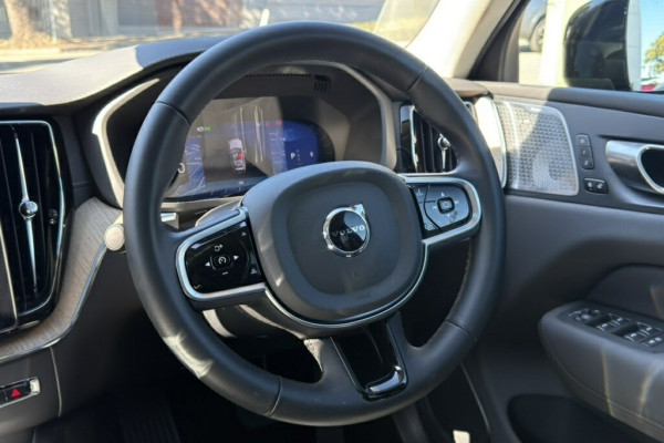 2025 MY26 Volvo XC60 UZ Ultra B5 Dark SUV Image 13