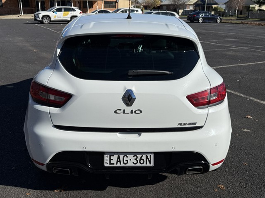 2016 Renault Clio R.S. IV B98 R.S. 200 Sport Hatch Image 4