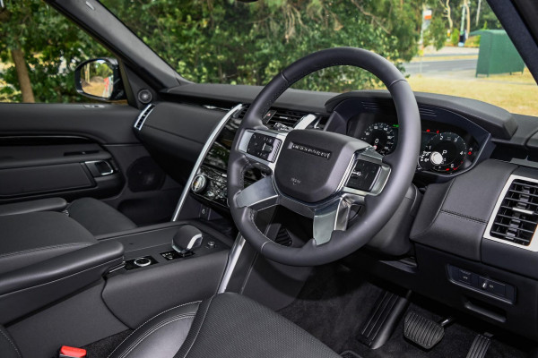 2025 Land Rover Discovery Series 5 D350 S SUV image 10