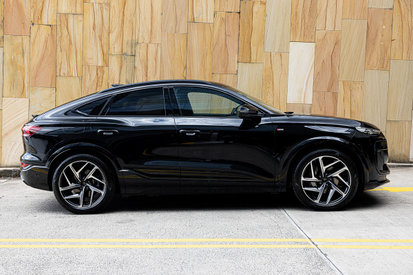 2025 Audi Q6 e-tron GF SPORTBACK SUV image 3