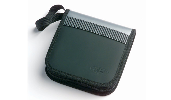 <img src="DVD / CD Wallet