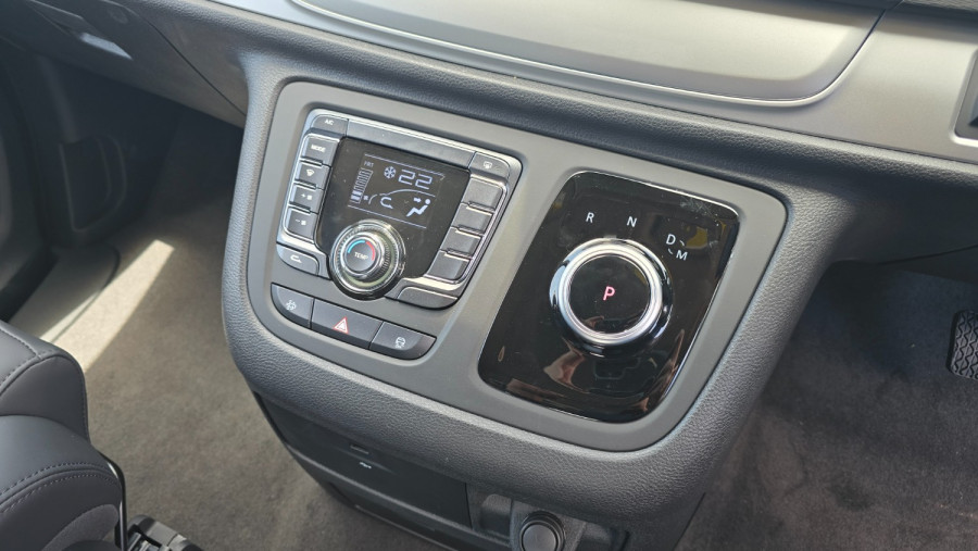 2026 MY25 LDV G10 SV7C + Van Image 21