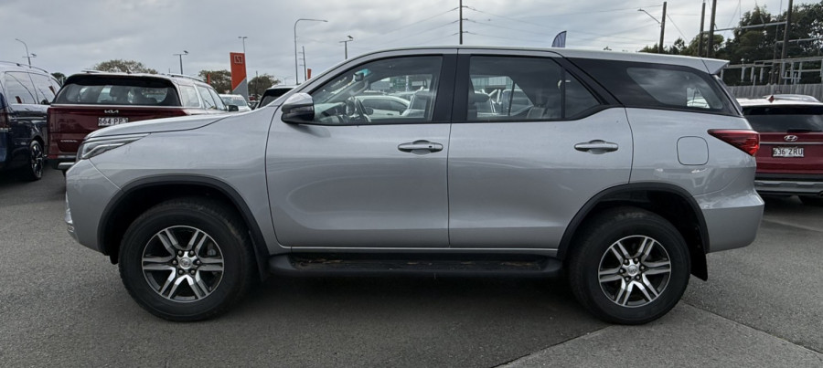 2024 Toyota Fortuner GUN156R GX SUV Image 7