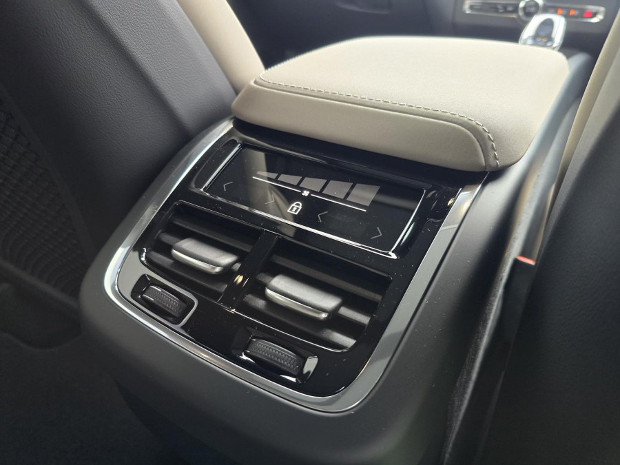 2026 Volvo XC60 UZ Plus B5 Bright SUV Image 12