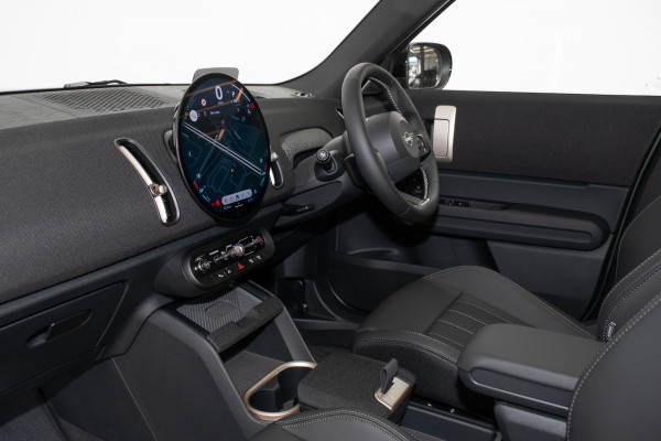 2026 MINI Countryman U25 C Favoured SUV image 8