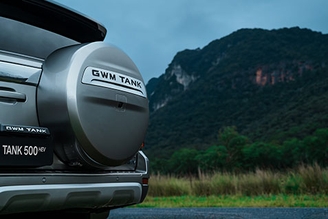 Switches between different driving modes automatically depending on the terrain Image