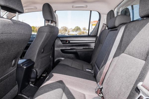 2022 Toyota HiLux GUN126R SR Cab Chassis Image 9