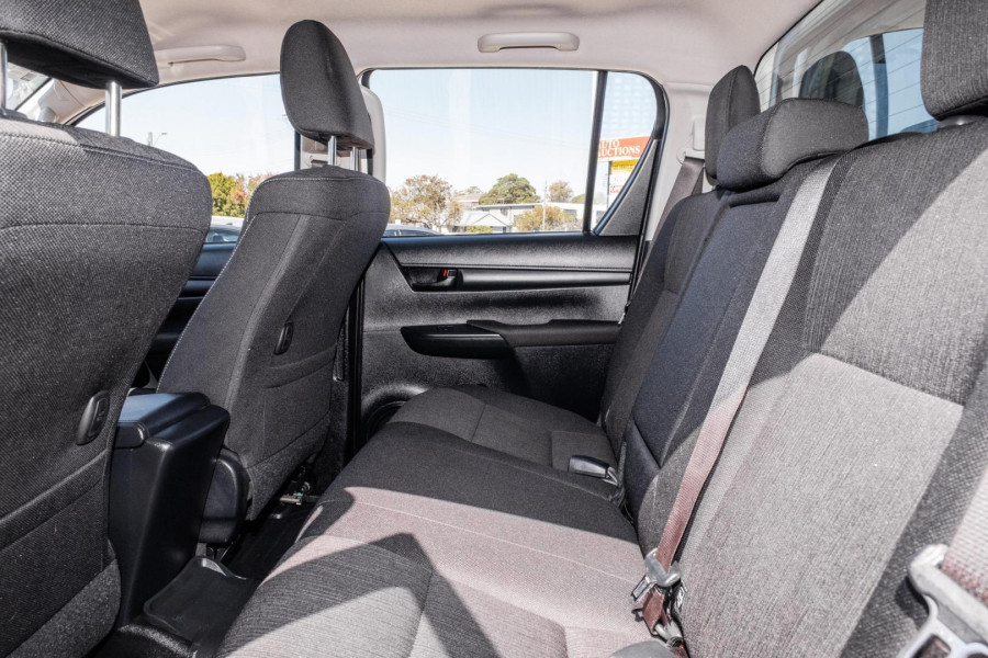 2022 Toyota HiLux GUN126R SR Cab Chassis Image 9