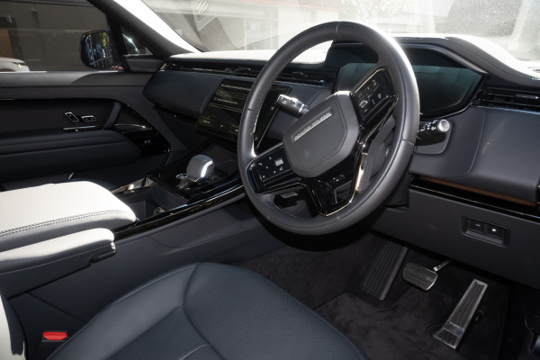 2025 Land Rover Range Rover Sport L461 PHEV P460e Dynamic HSE SUV image 8