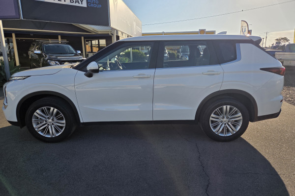2023 MY24 Mitsubishi Outlander ZM ES SUV Image 5