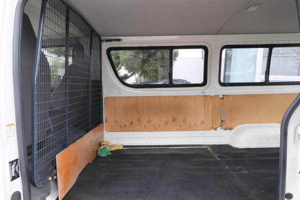 2015 Toyota HiAce KDH  Van Image 10