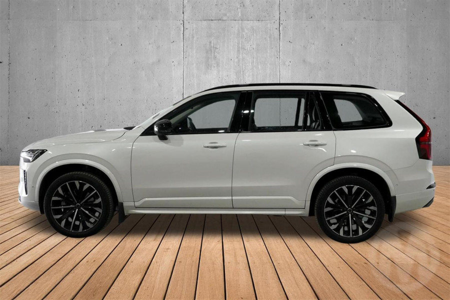 2026 Volvo XC90 L Series Ultra B5 Dark SUV Image 18