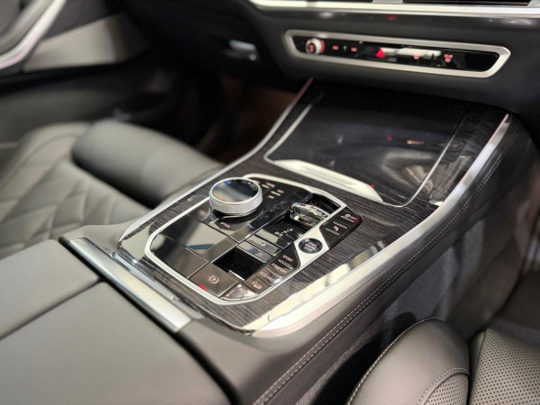 2025 BMW X5 G05 LCI xDrive30d M Sport SUV image 14