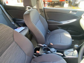 2016 MY17 Hyundai Accent RB4 Active Hatch image 19
