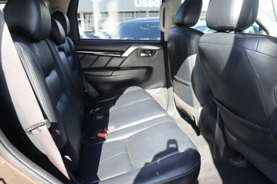 2017 Mitsubishi Pajero Sport QE GLX SUV Image 19