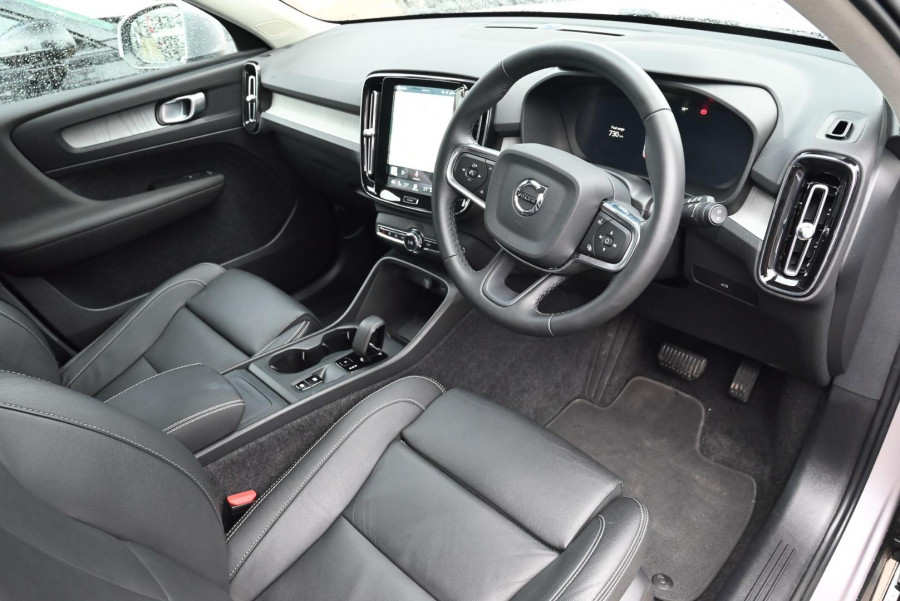 2025 MY26 Volvo XC40 XZ Plus B4 SUV Image 3