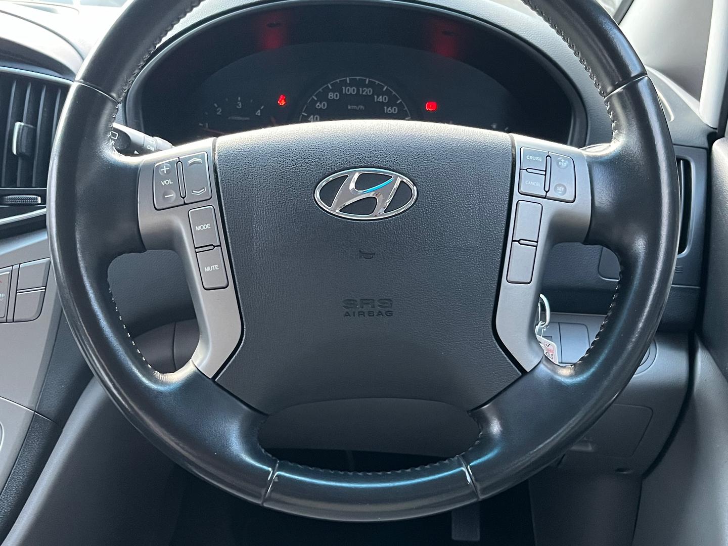 2017 MY18 Hyundai iMax TQ3-W Series II  People Mover Image 18