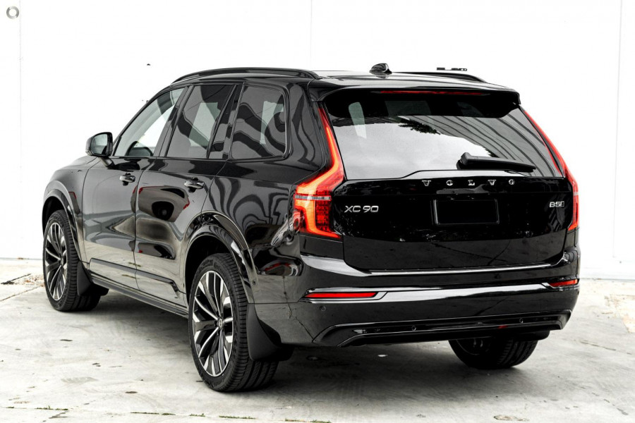 2026 Volvo XC90 L Series Ultra B5 Dark SUV Image 2
