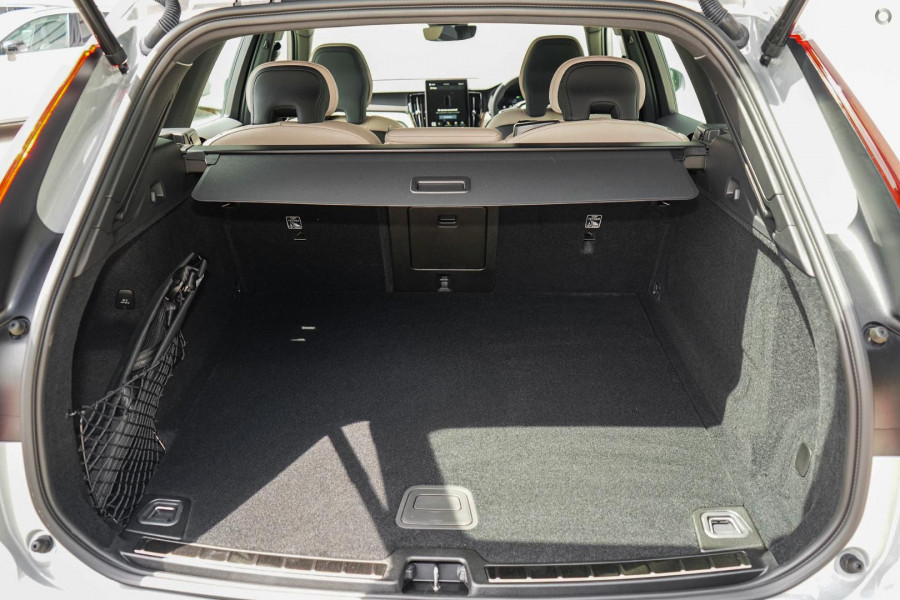 2025 MY26 Volvo XC60 UZ Plus B5 Bright SUV Image 5
