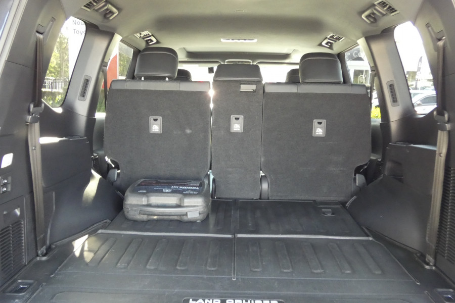 2021 Toyota LandCruiser FJA300R LC300 SAHARA 4X4 SUV Image 11