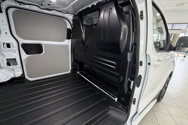 2026 MY27 Ford Transit Custom AV Sport SWB Van Image 15