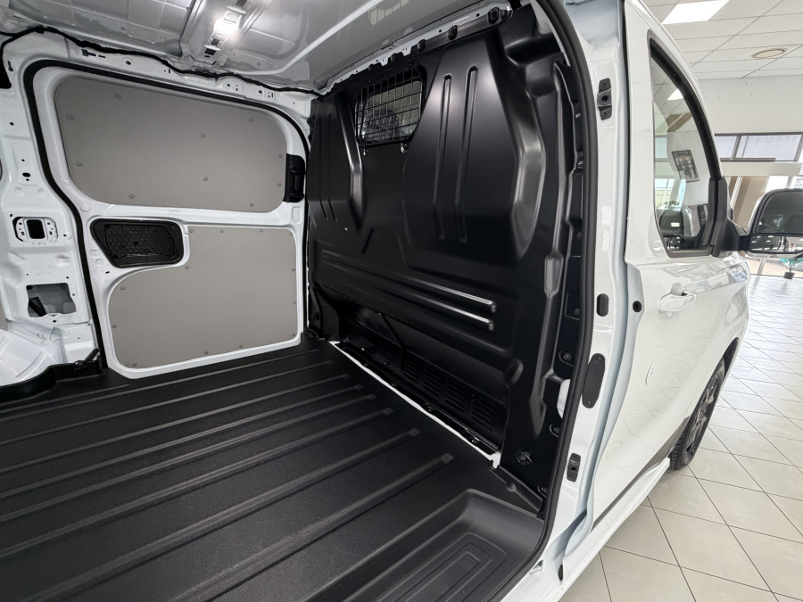 2026 MY27 Ford Transit Custom AV Sport SWB Van Image 15