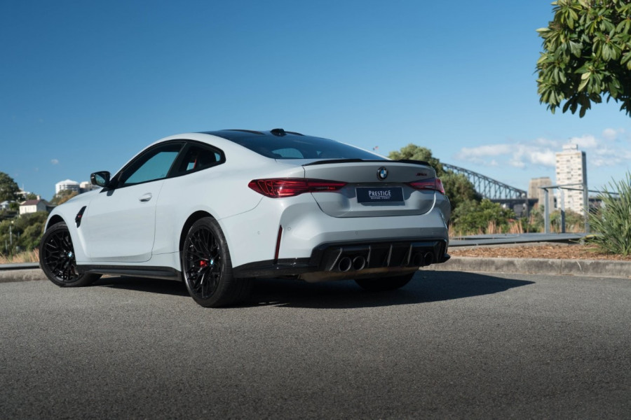 2024 BMW M4 CS Coupe Image 2