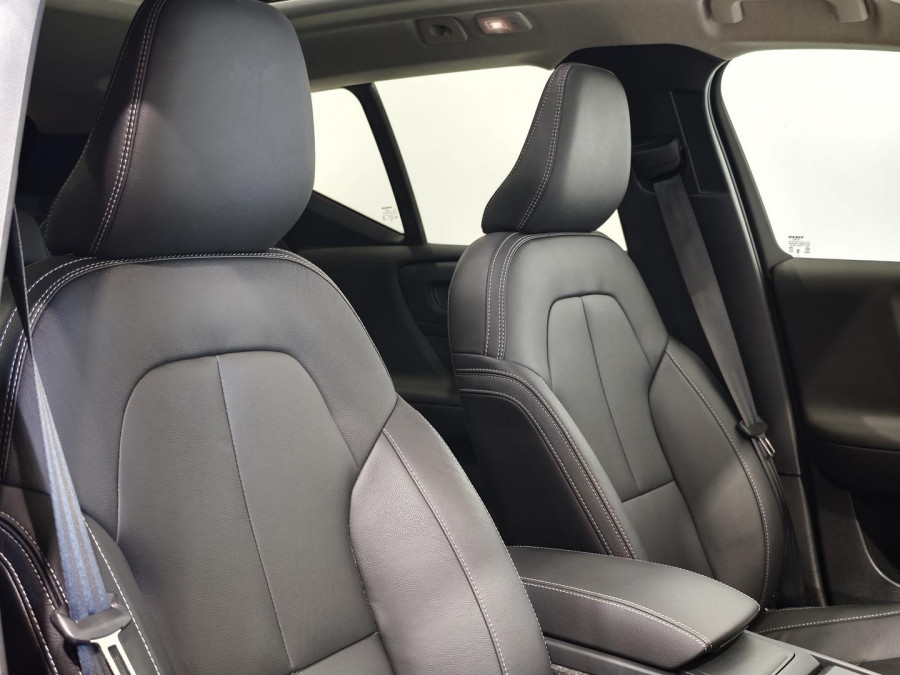 2025 Volvo XC40 XZ Plus B4 SUV Image 30