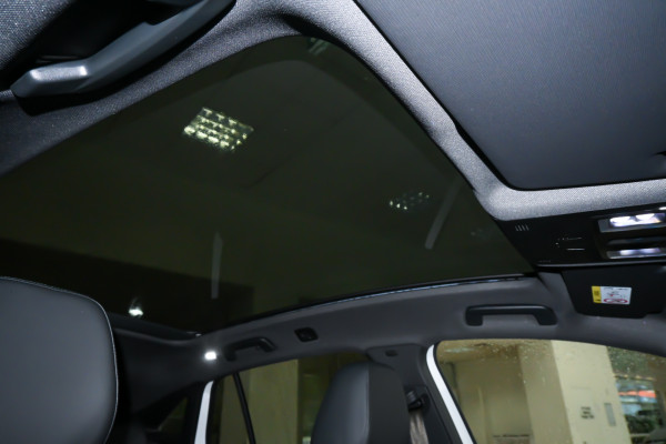 2025 Volkswagen ID. 5 E2 Pro SUV image 11