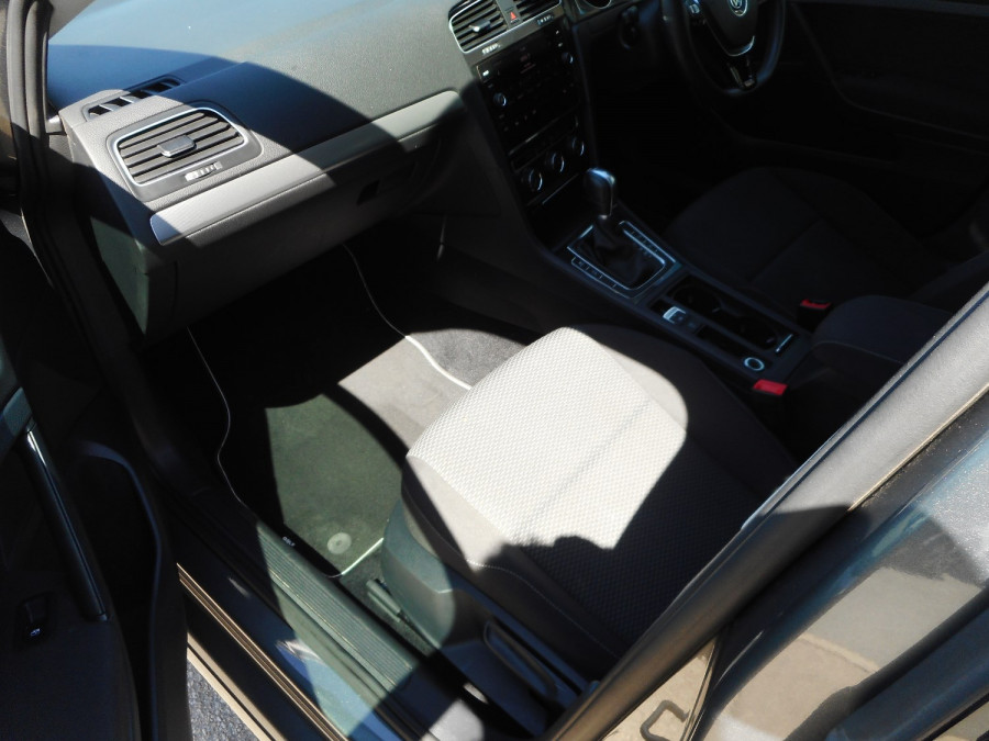 2018 Volkswagen Golf Hatchback Image 12