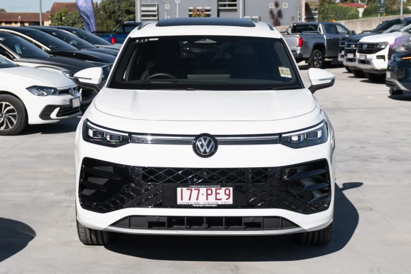 2025 MY26 Volkswagen Tayron R4 195TSI R-Line SUV Image 4