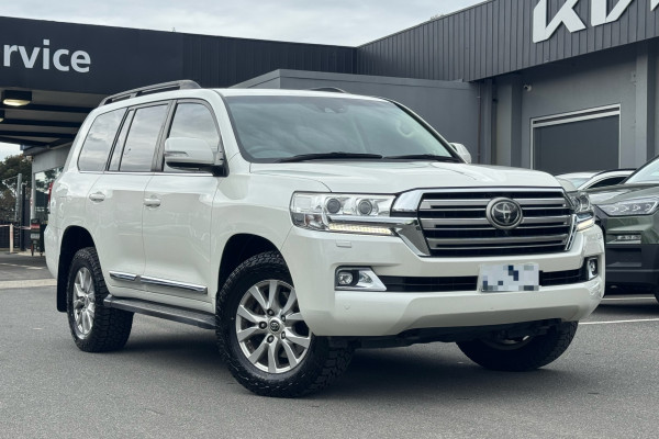 2017 Toyota LandCruiser VDJ200R Sahara SUV Image 1