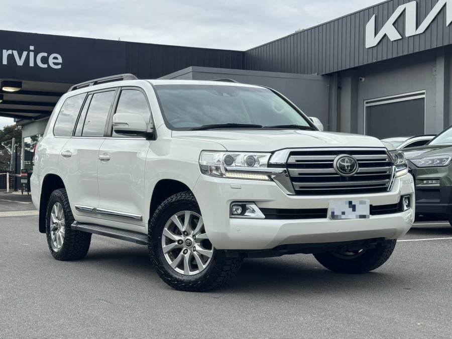 2017 Toyota LandCruiser VDJ200R Sahara SUV Image 1