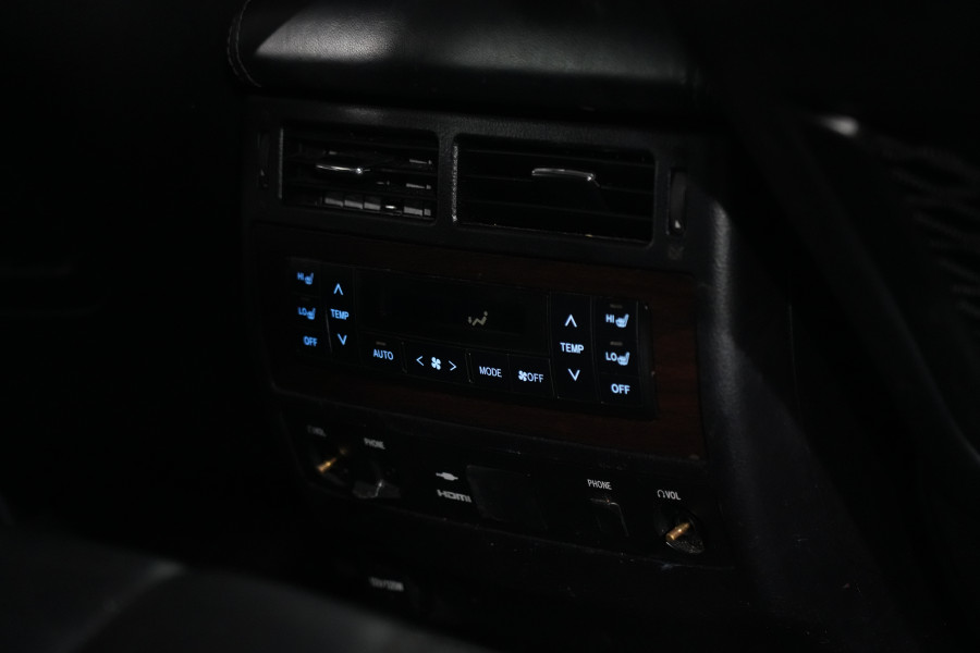 2018 Toyota LandCruiser Sahara SUV