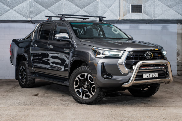Toyota HiLux SR5 GUN126R