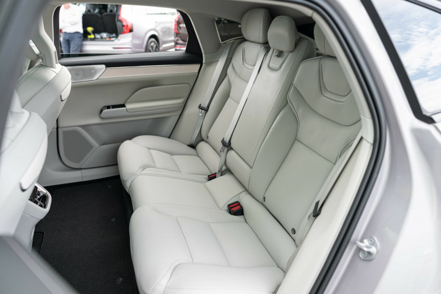 2025 MY26 Volvo ES90  Ultra Single Motor Sedan Image 5
