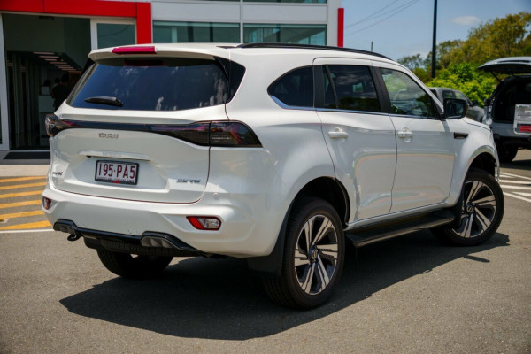 2025 MY25.5 Isuzu MU-X RJ LS-T SUV Image 2