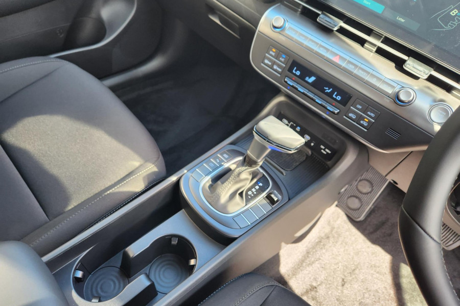 2025 Hyundai KONA SX2.V2  SUV Image 18