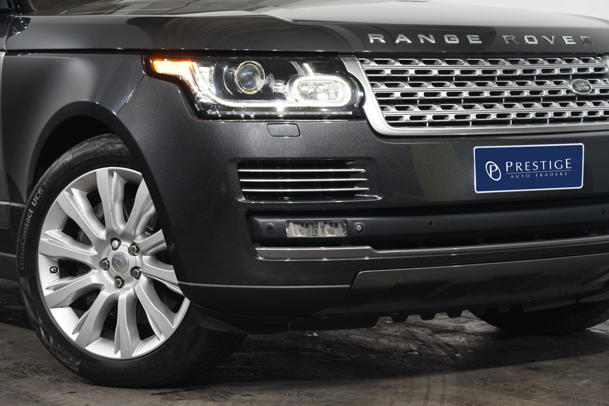 2014 Land Rover Range Rover Vogue Se Sdv8 SUV Image 2